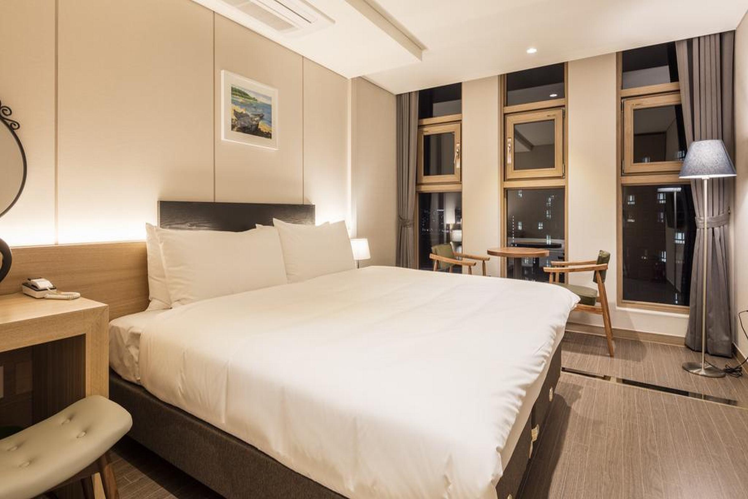 The First Stay Hotel Seoul Exterior photo